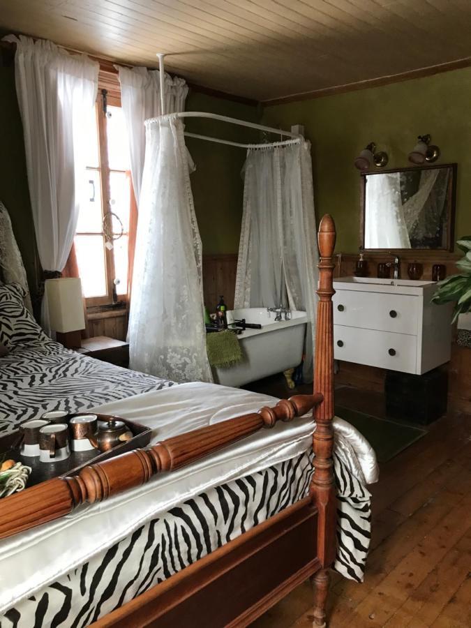 Bed and Breakfast Gite Au Toit Bleu Sainte-Famille Экстерьер фото