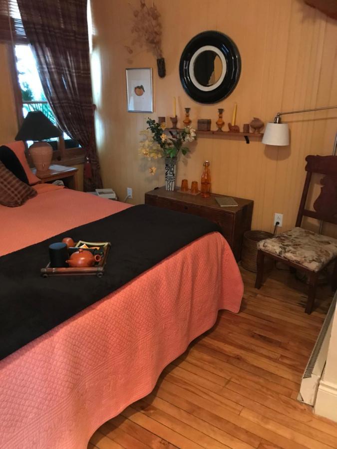 Bed and Breakfast Gite Au Toit Bleu Sainte-Famille Экстерьер фото