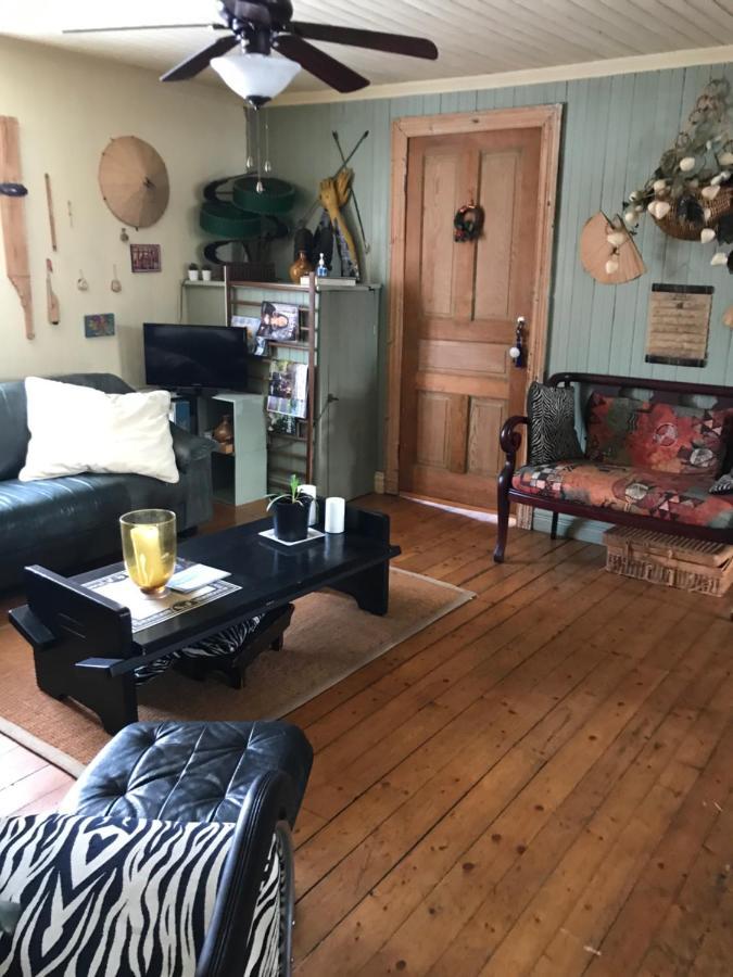 Bed and Breakfast Gite Au Toit Bleu Sainte-Famille Экстерьер фото