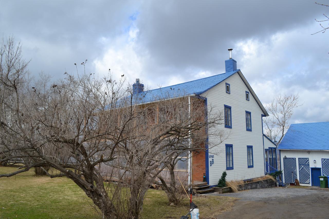 Bed and Breakfast Gite Au Toit Bleu Sainte-Famille Экстерьер фото