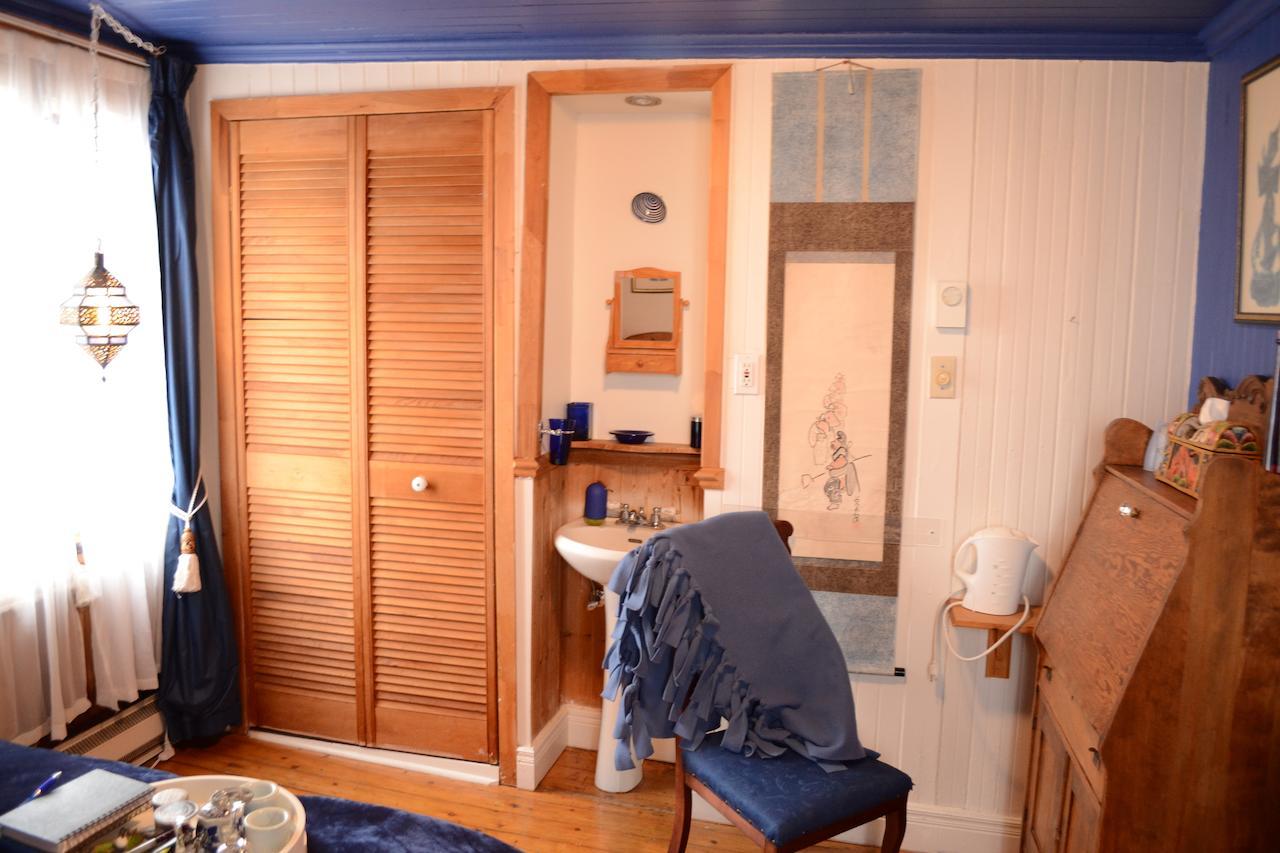 Bed and Breakfast Gite Au Toit Bleu Sainte-Famille Номер фото